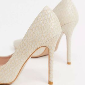 Glamorous stiletto bone croc